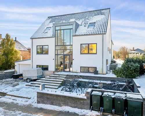 Eksklusiv og gennemrenoveret villa til møbleret leje i 2-12 mdr fra 1/1-2026 eller efter aftale