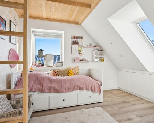 Eksklusiv og gennemrenoveret villa til møbleret leje i 2-12 mdr fra 1/1-2026 eller efter aftale