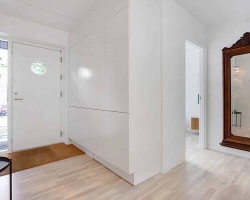 Eksklusivt rækkehus med tagterrasse og privat parkering | København S.