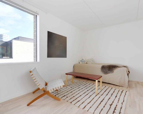 Eksklusivt rækkehus med tagterrasse og privat parkering | København S.