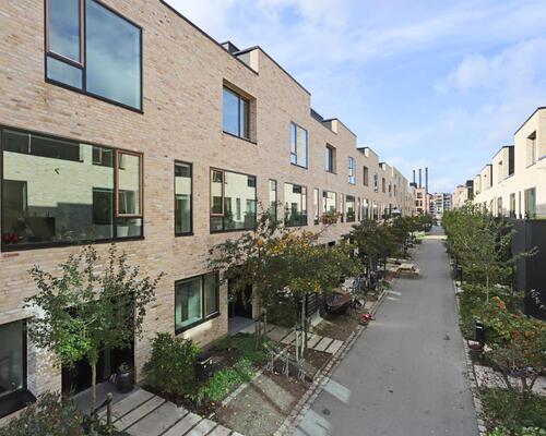 Eksklusivt rækkehus med tagterrasse og privat parkering | København S.