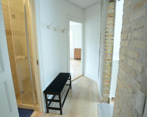 KUN EXPATS Dejlig lejlighed med nyere stort køkken alrum