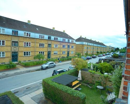 KUN EXPATS Dejlig lejlighed med nyere stort køkken alrum