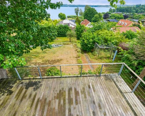Unik villa med panoramaudsigt over Esrum Sø – og kig til Fredensborg Slot
