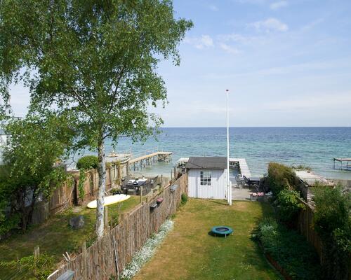 Eksklusivt beliggende villa med direkte adgang til Øresund – Lars Carls Vej, Taarbæk