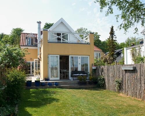 Eksklusivt beliggende villa med direkte adgang til Øresund – Lars Carls Vej, Taarbæk