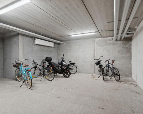 Moderne 3-værelses på 79 m2 med stor altan, elevator og udsigt – bus lige ved døren i Nørresundby