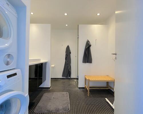 Skøn lys penthouse i to plan