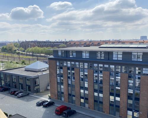 Skøn lys penthouse i to plan