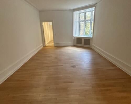 Charmerende 5-Værelses lejlighed ved Sortedams Sø , Østerbro