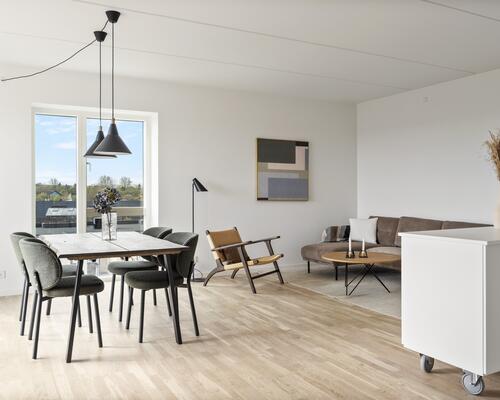 Nyopført 4 vær. lejebolig med central beliggenhed