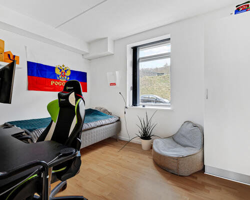 Dejlig og delevenlig 4-værelses lejlighed på Overblikket