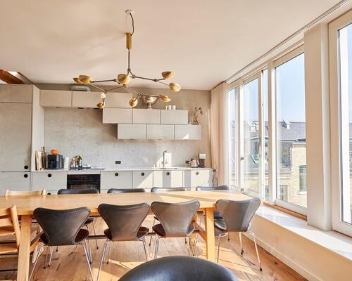 Eksklusiv penthouse lejlighed med privat tagterrasse | København Ø