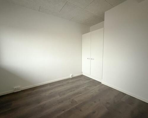 Lys og nyere 4-værelses lejlighed i Randers NV