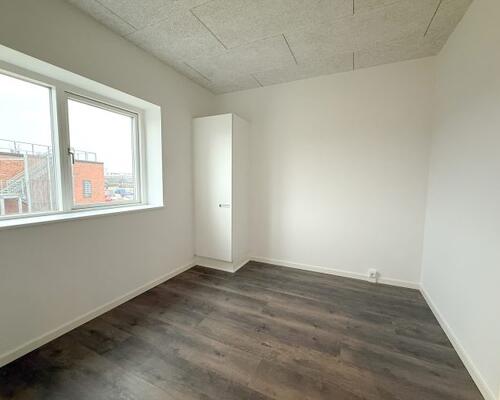 Lys og nyere 4-værelses lejlighed i Randers NV