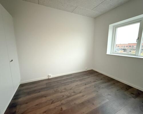 Lys og nyere 4-værelses lejlighed i Randers NV