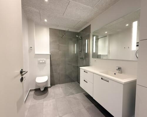 Lys og nyere 4-værelses lejlighed i Randers NV