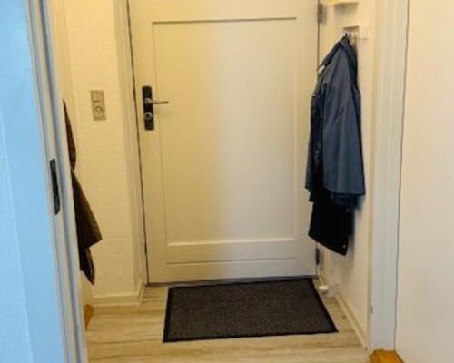 Flot 3. værelses lejlighed i stueplan.