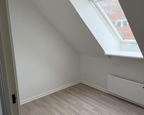 Moderne 3-værelses lejlighed i centrum af Skive – ledig nu!
