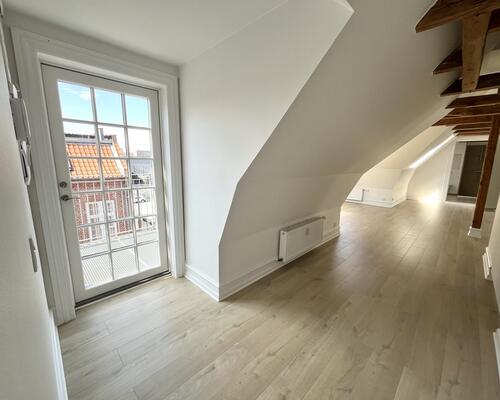 Charmerende, moderne taglejlighed - KUN 50 meter fra gågaden i Horsens