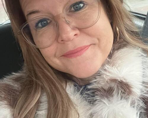 Søger et hus eller en gård hyggeligt landsted 
