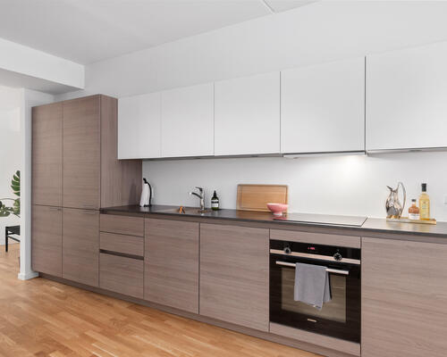 STOR 2-VÆRELSES LEJLIGHED MIDT I AARHUS C