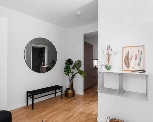 STOR 2-VÆRELSES LEJLIGHED MIDT I AARHUS C