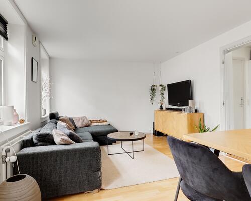 Flot 2-værelses lejlighed - OBS nyt køkken og badeværelse