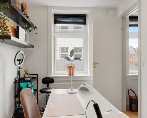 Flot 2-værelses lejlighed - OBS nyt køkken og badeværelse