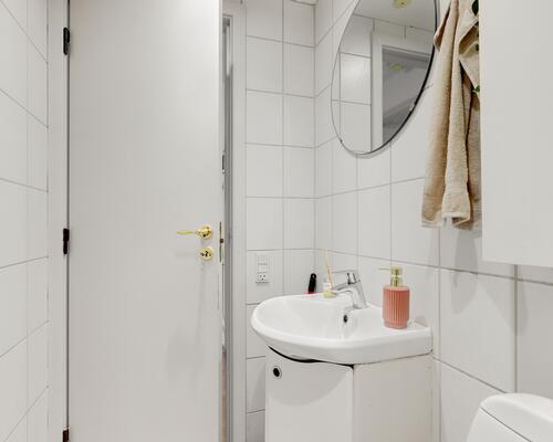 Flot 2-værelses lejlighed - OBS nyt køkken og badeværelse