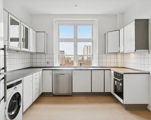 Skøn herskabslejlighed på Sct. Mathias Gade