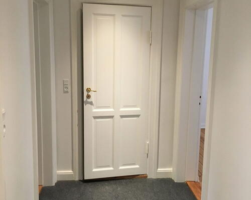 Nyrenoveret 2-værelses på 77 m2 i Aalborg Vestby – nyt HTH-køkken og vaskesøjle