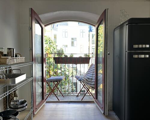 Luksuriøs og møbleret lejlighed i den rolige del af Nyhavn, udlejes til expats