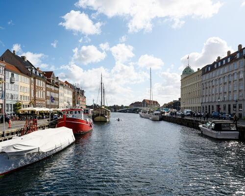 Helt enestående luksuslejlighed til leje i den stille ende af Nyhavn – 268 m² gennemrenoveret elegance