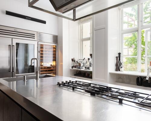 Helt enestående luksuslejlighed til leje i den stille ende af Nyhavn – 268 m² gennemrenoveret elegance