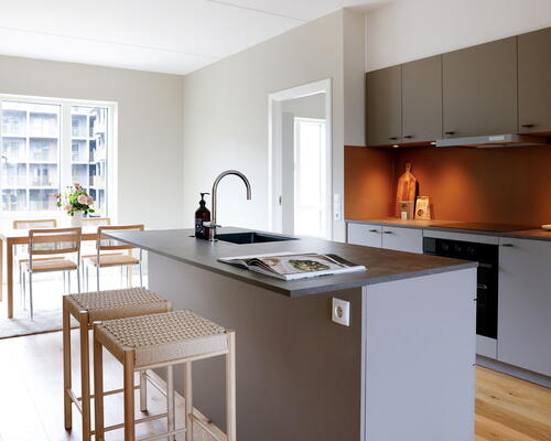 UN17 Søen - 4 vær. lejebolig med altan og udsigt til Fælleden – Perfekt familie- eller delebolig