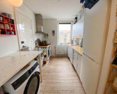 Charmerende og rummelig 3-værelses lejlighed ved Østre Anlæg