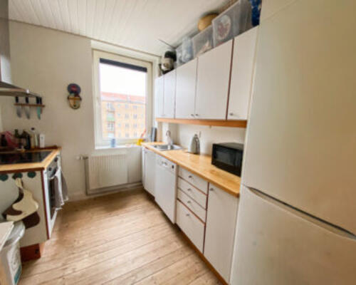 Charmerende og rummelig 3-værelses lejlighed ved Østre Anlæg