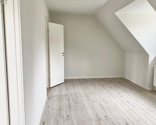 Flot, renoveret lys lejlighed