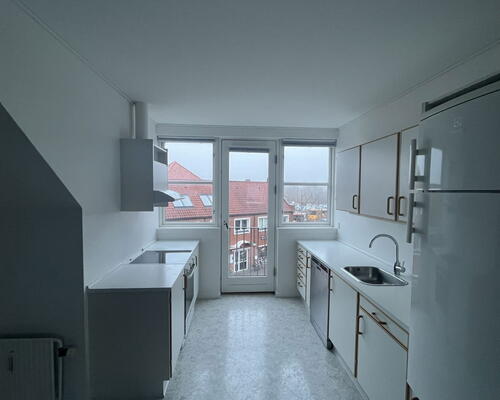 Stor 3 vær. lejebolig på 141 m2 med stort åbent køkken-alrum