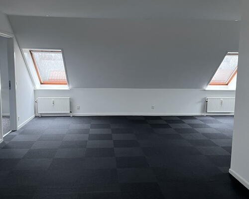 Stor 3 vær. lejebolig på 141 m2 med stort åbent køkken-alrum