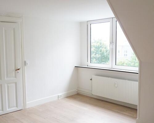 Lys 2-Værelses Lejlighed I Hjørring