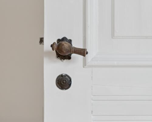 Nyrenoveret og lækker 3’er med nyt køkken