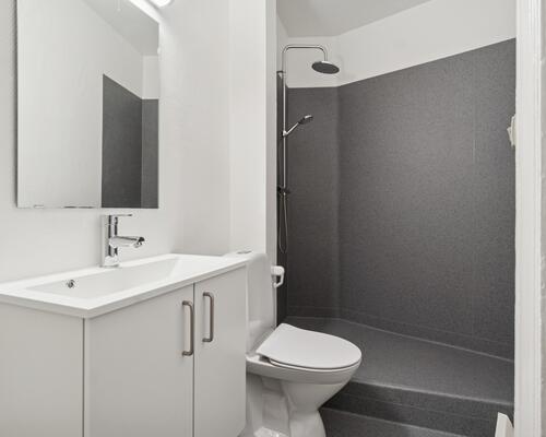 Nyrenoveret og lækker 3’er med nyt køkken