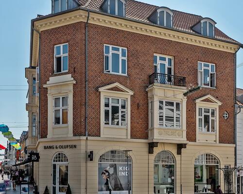 Nyrenoveret og lækker 3’er med nyt køkken