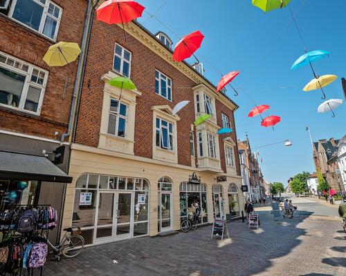 Nyrenoveret og lækker 3’er med nyt køkken