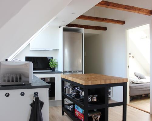 Flot penthouselejlighed med altan, nær Vejle Midtpunkt.