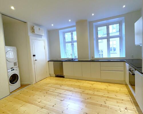 5 værelses lejebolig ved Nørrebro runddel, egnet til den store familie