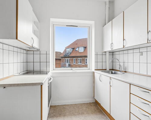 God 2 værelses med altanKUN 1 MÅNEDS DEPOSITUM