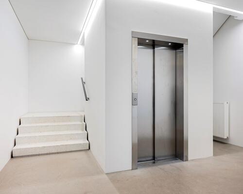 Flot lejlighed med stor altan mod syd ☀️ Oplagt til deling af 2<br>